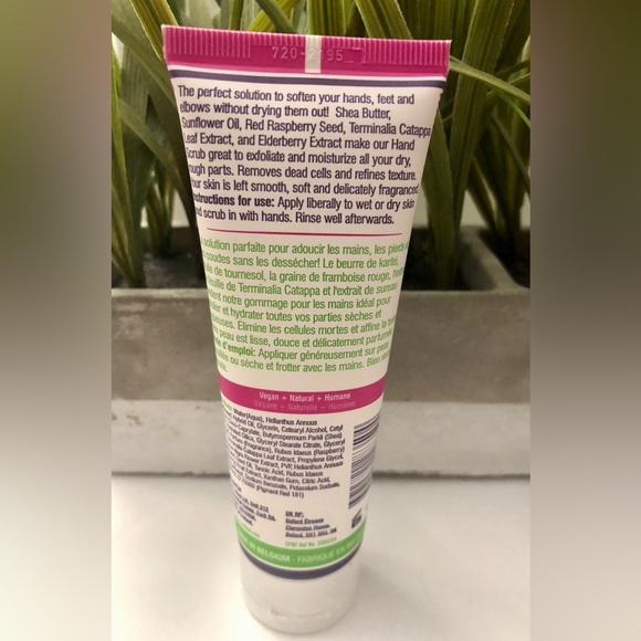 Humankind Moisturizing Hand Scrub - Picture 3 of 7